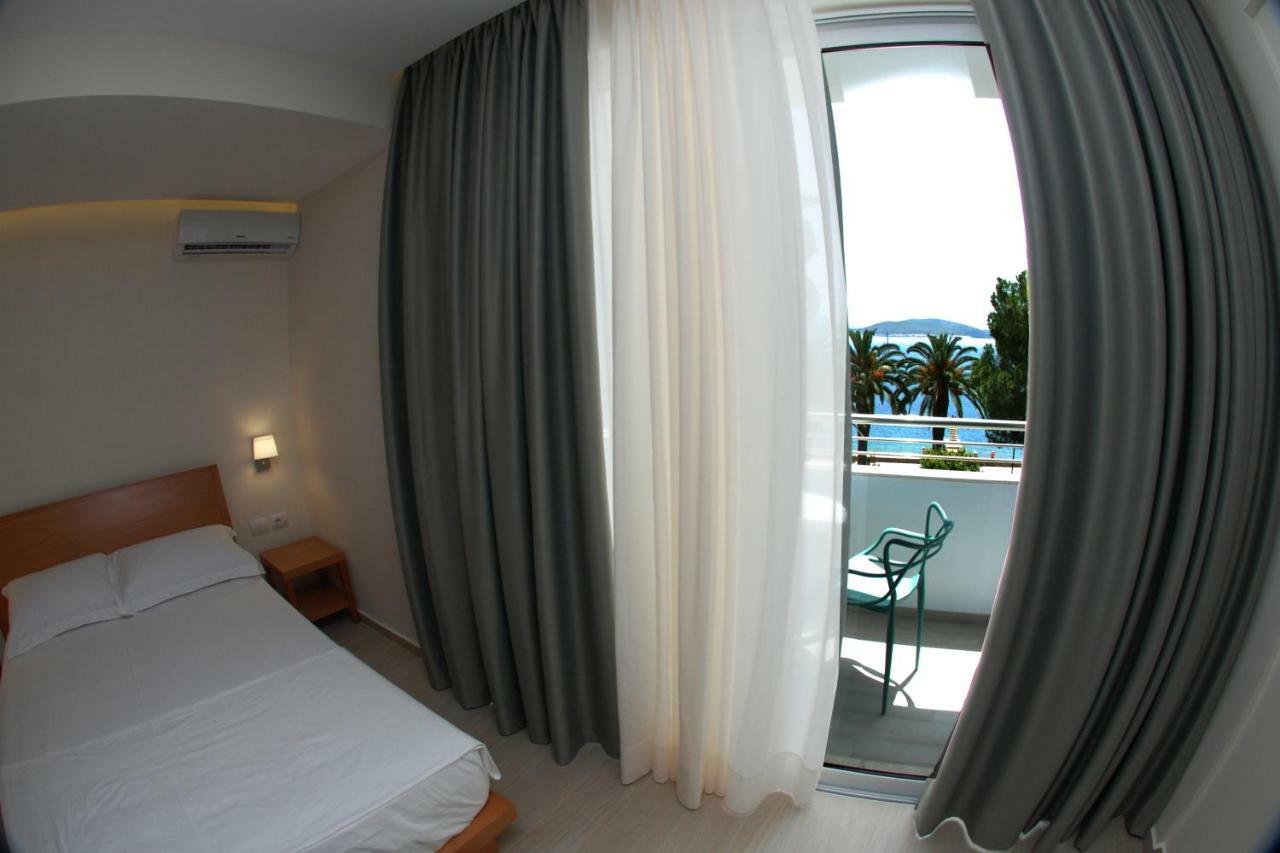 Hotel Ari 2 3*